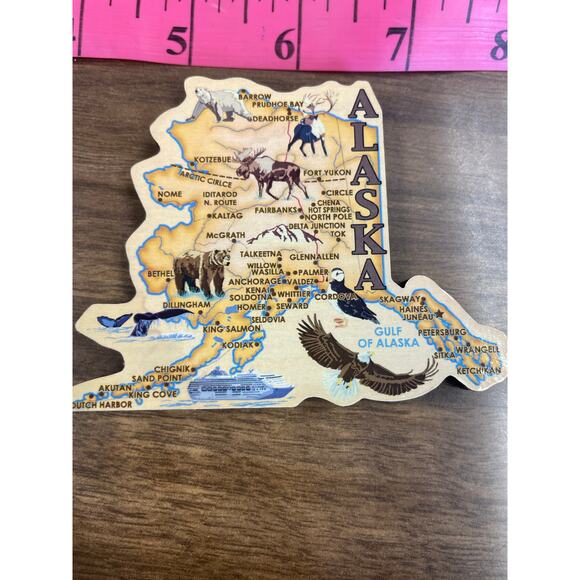 Alaska Map Magnet w/ Wildlife – State Souvenir Travel Gift - Picture 1 of 1